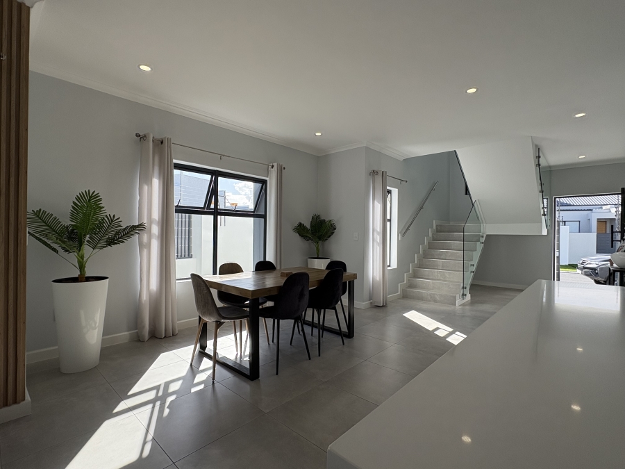 4 Bedroom Property for Sale in Sandown Western Cape